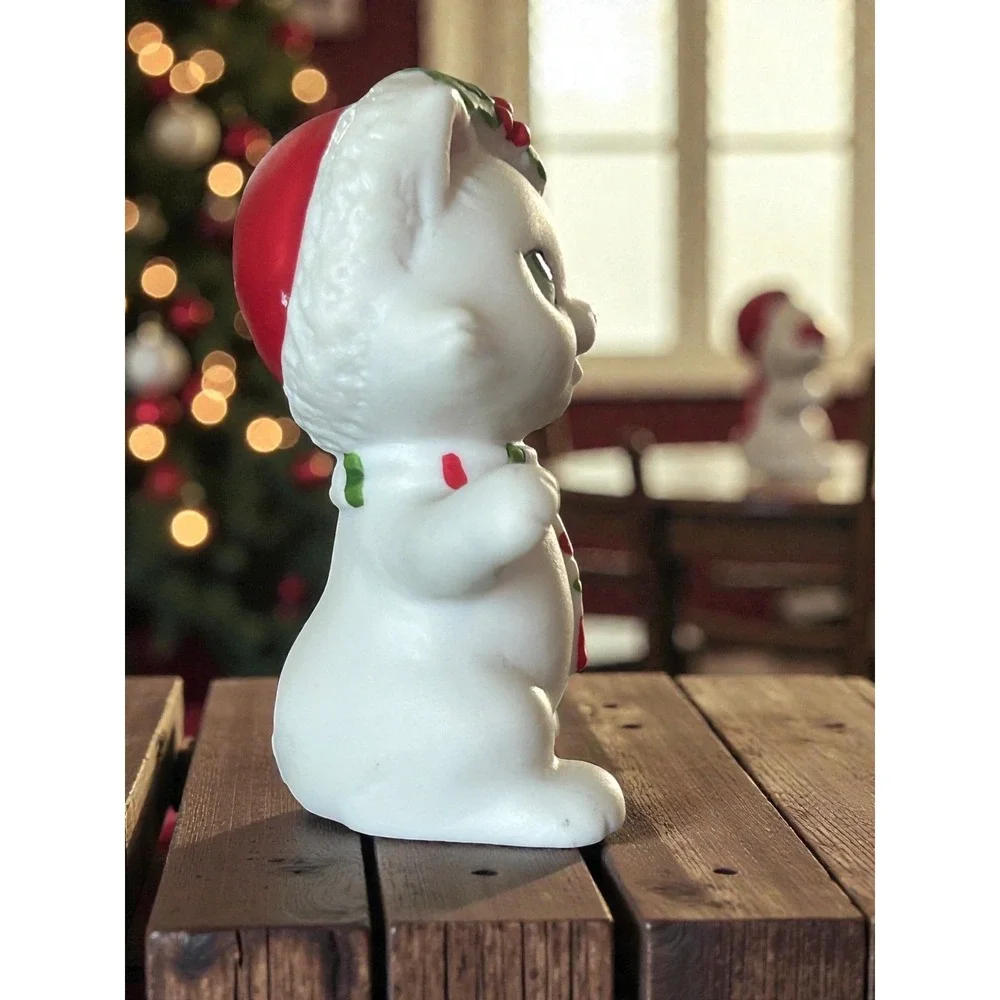 Vintage Lefton Christmas 1990 (1) White Cat Kitten Figurines. About 2